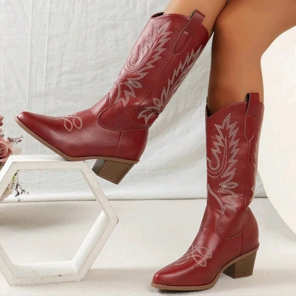 Women's Western Embroidered Vintage  Boots With Block Heel, Mid Calf, V-Cut - Picture 1 of 6